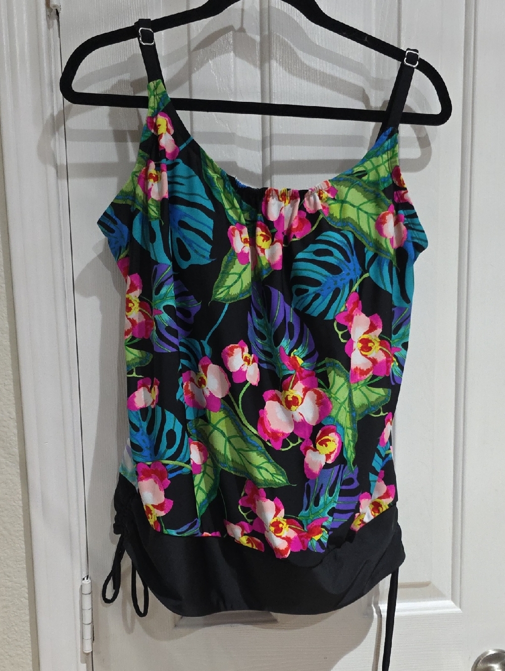Caribbean Joe  Floral Black Tropical Tank Top with Adjustable Straps Size 12